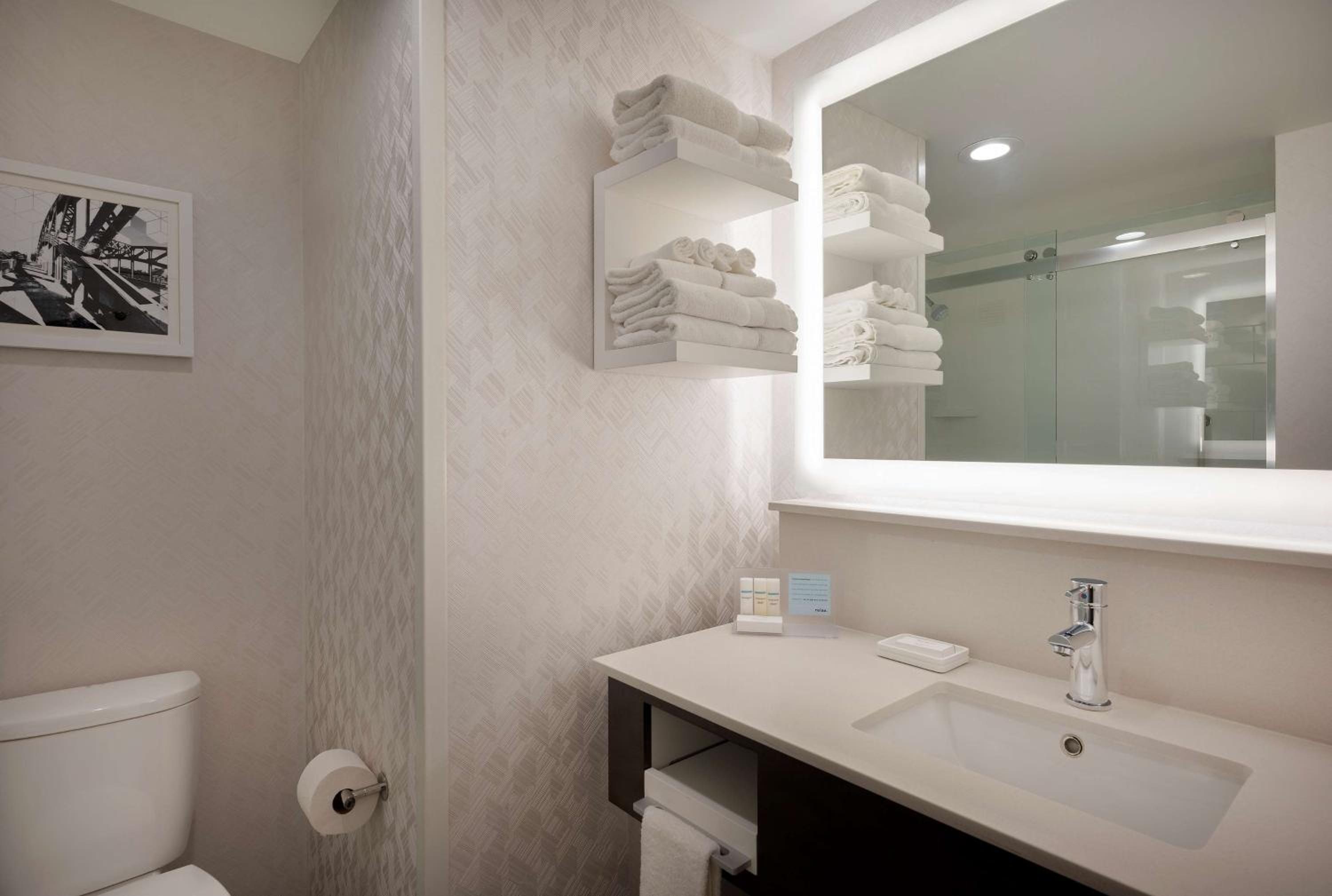 hampton inn by hilton boston cambridge