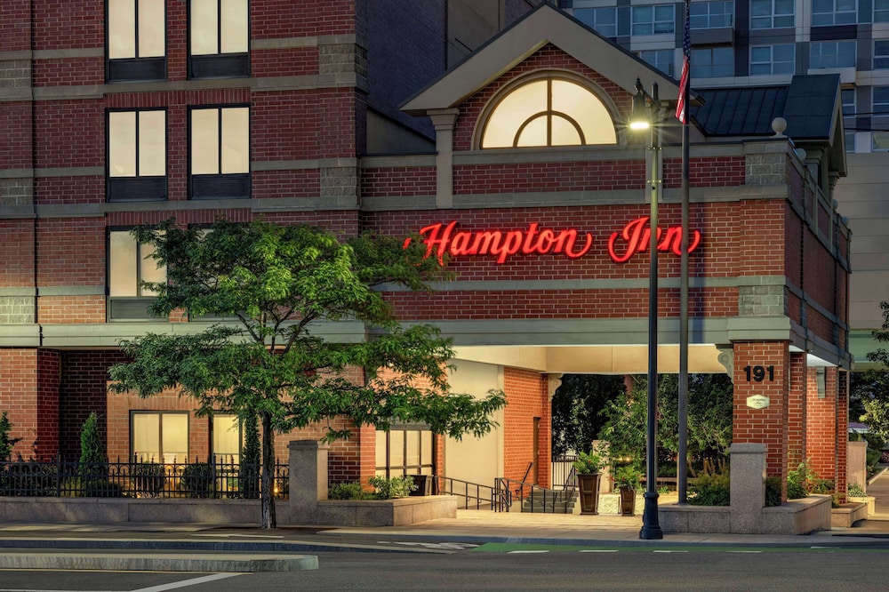 hampton inn by hilton boston cambridge