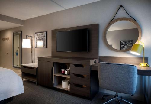 hampton inn by hilton boston cambridge