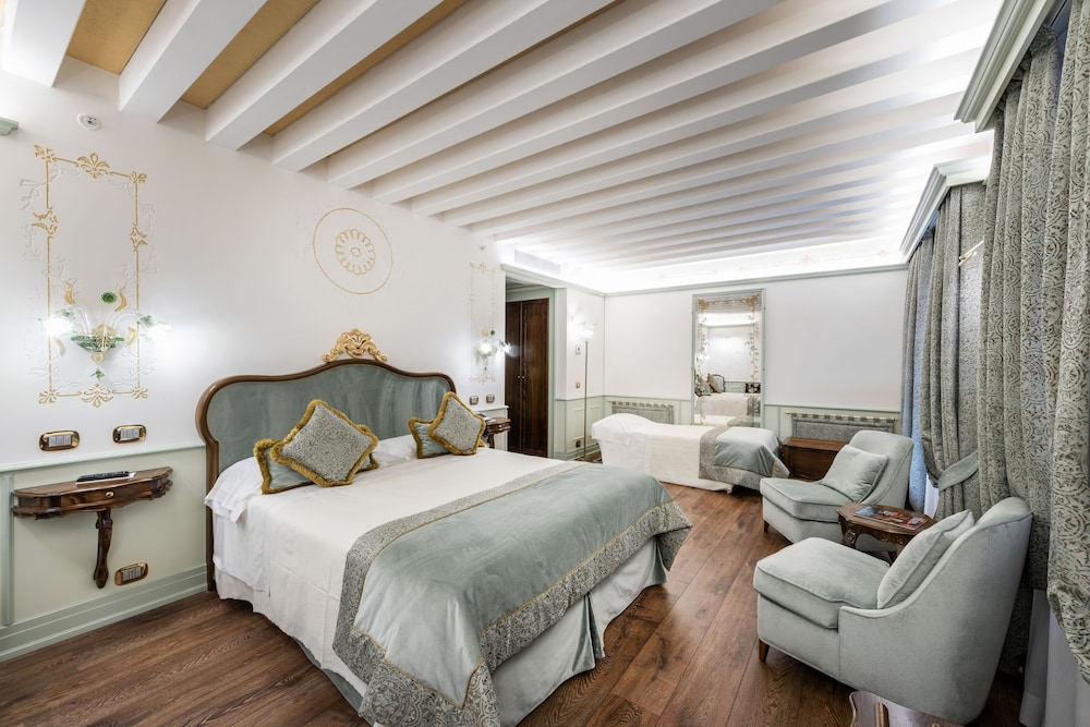 hotel monaco and grand canal
