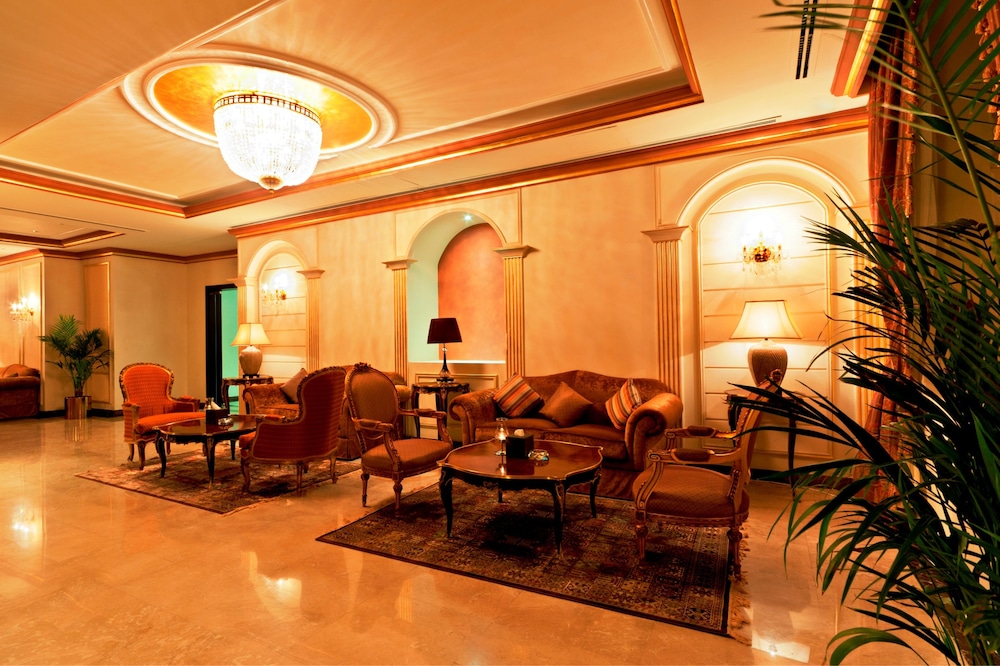 governor west bay suites and residences
