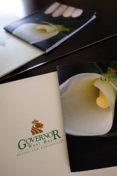 governor west bay suites and residences