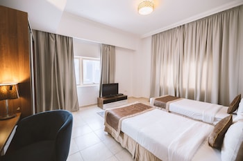 governor west bay suites and residences