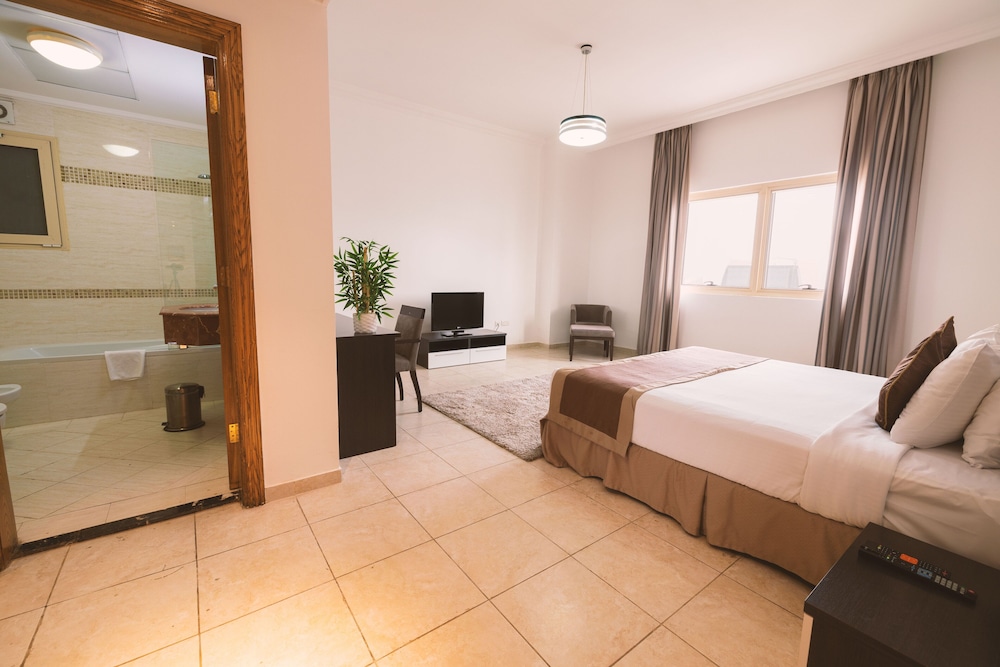 governor west bay suites and residences