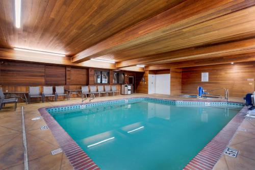 best western cascade inn and suites