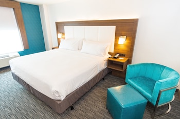 holiday inn express and suites hollywood walk of fame