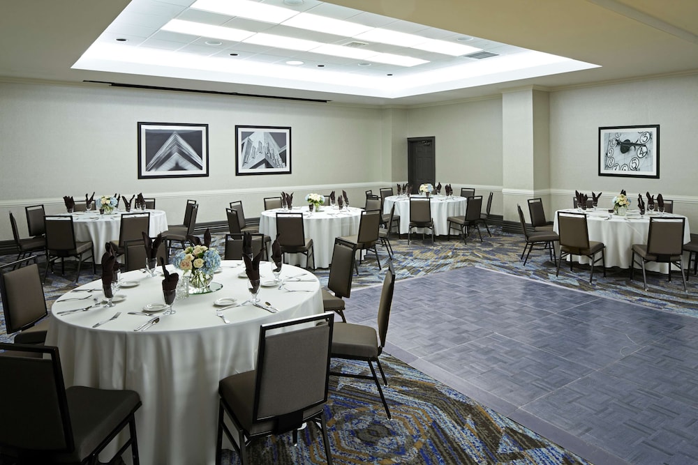embassy suites by hilton los angeles international airport north