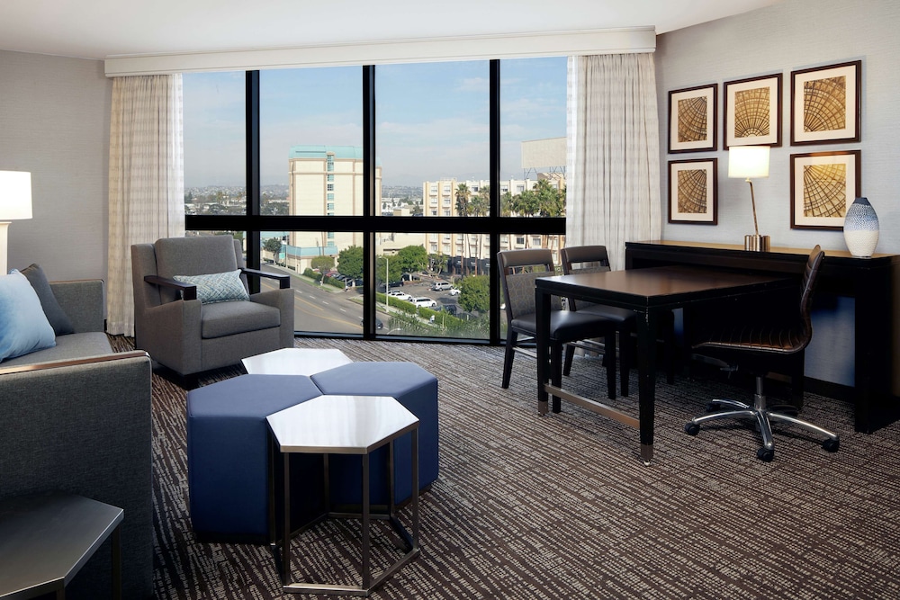embassy suites by hilton los angeles international airport north