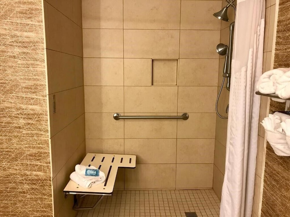 holiday inn express and suites pasadena los angeles