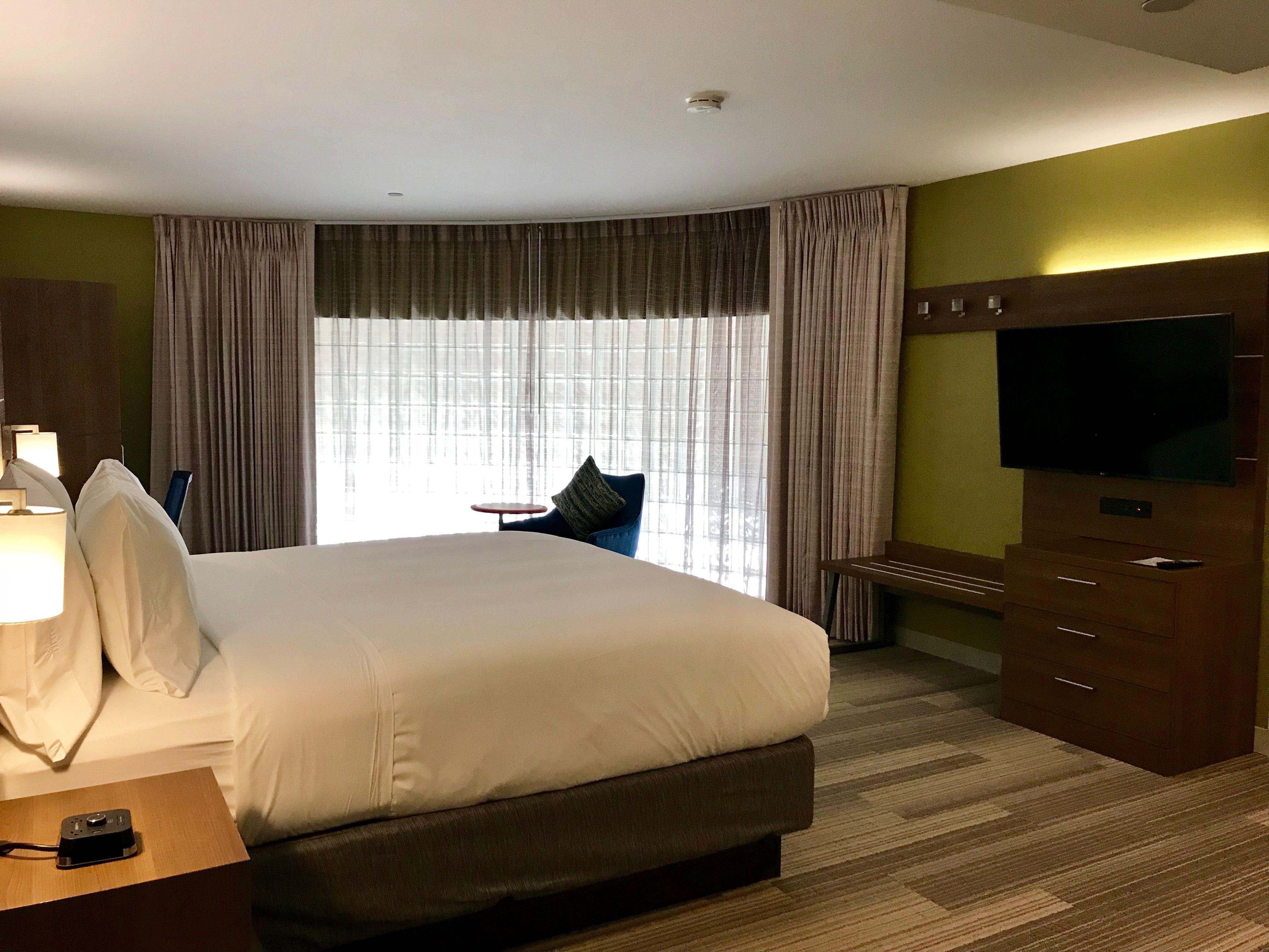 holiday inn express and suites pasadena los angeles