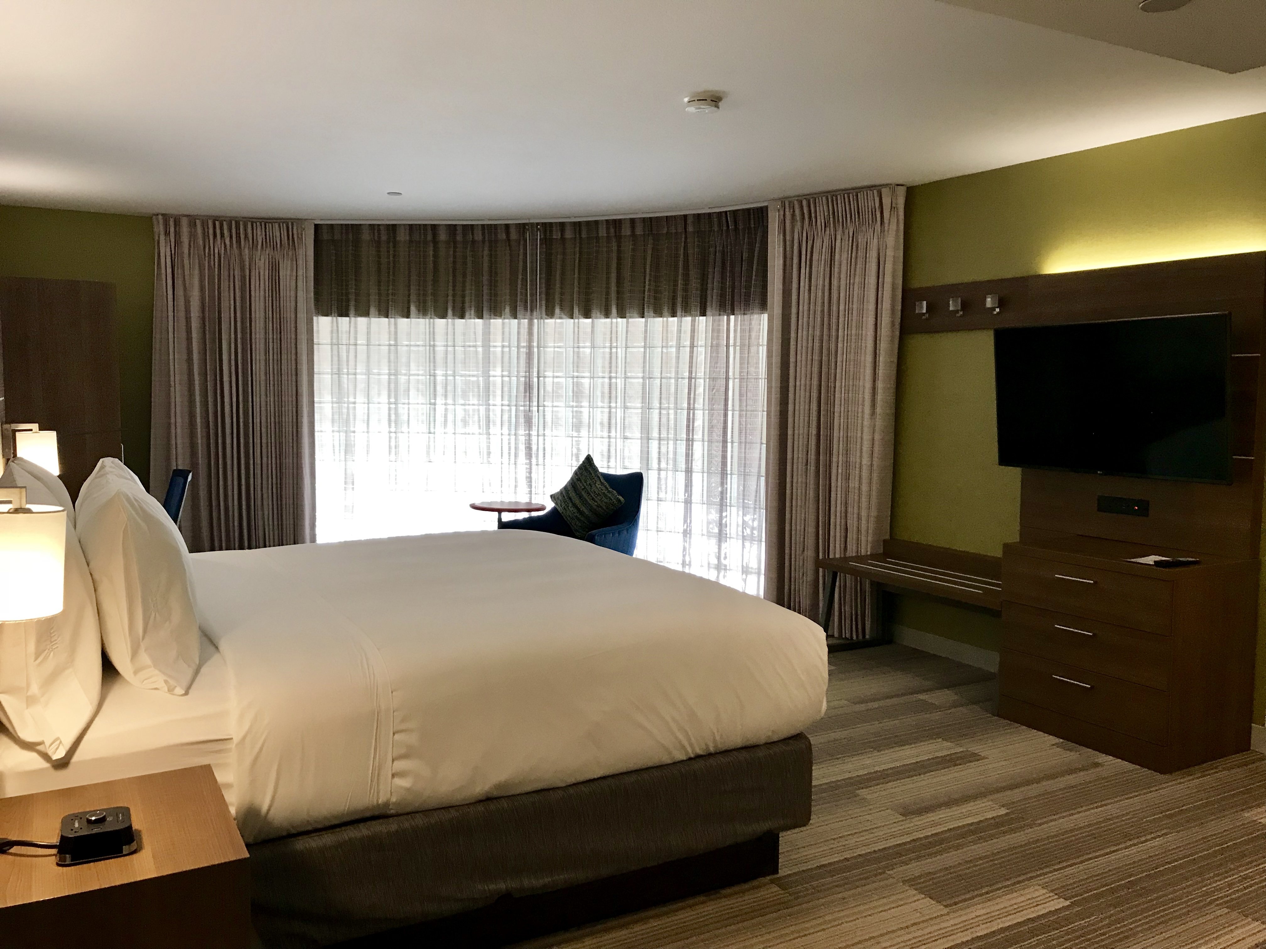 holiday inn express and suites pasadena los angeles