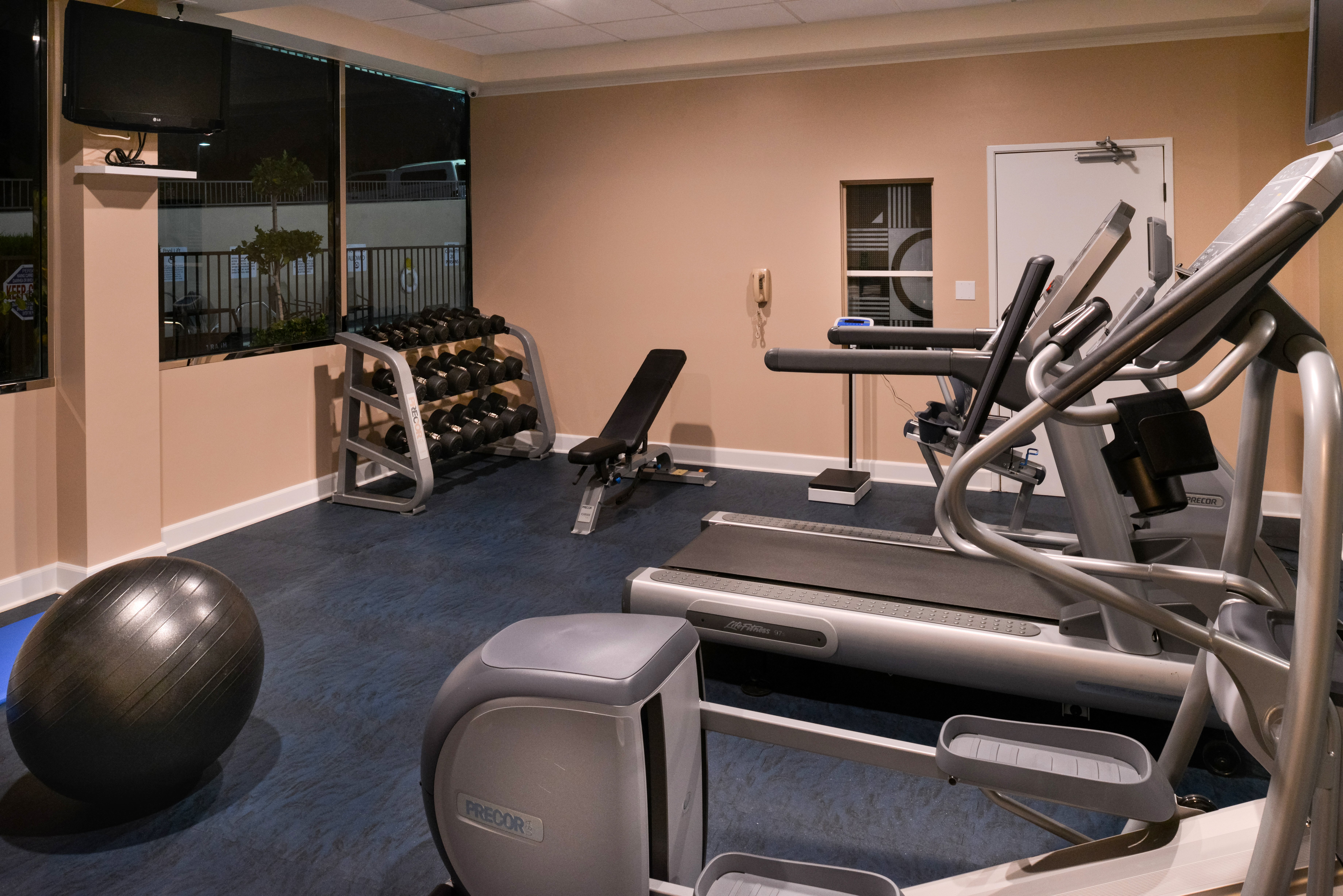 holiday inn express and suites pasadena los angeles