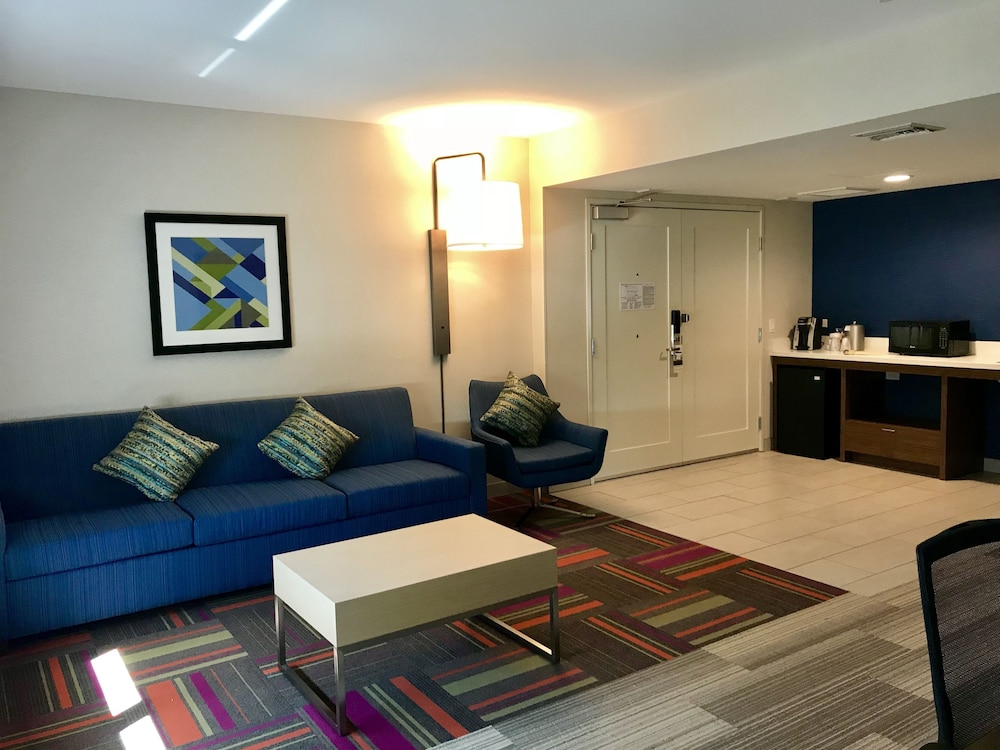 holiday inn express and suites pasadena los angeles