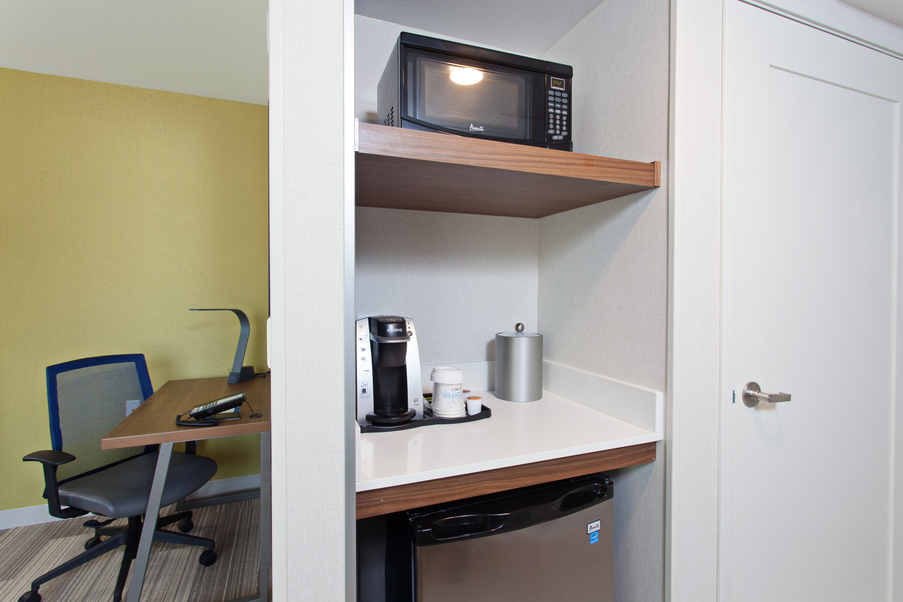 holiday inn express and suites pasadena los angeles