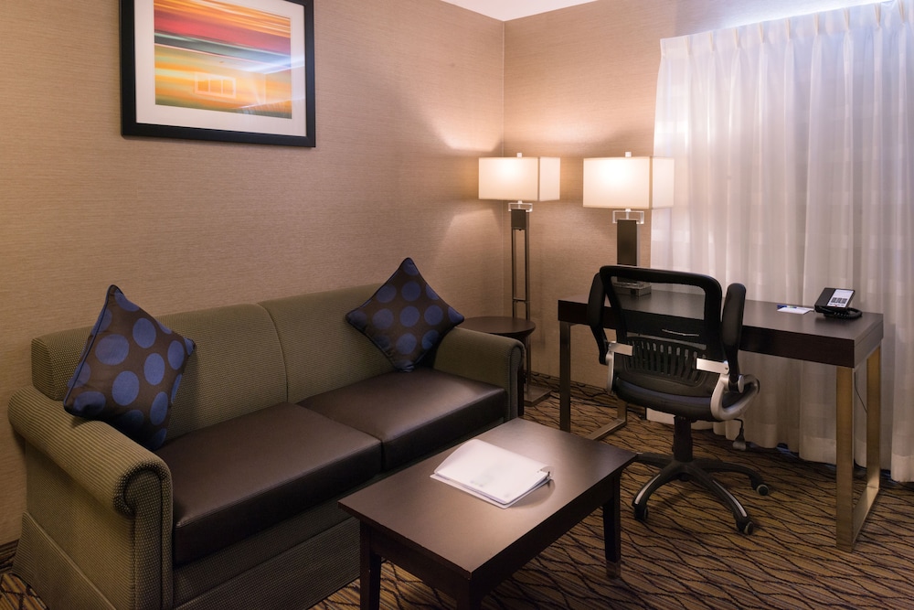 holiday inn express and suites pasadena los angeles