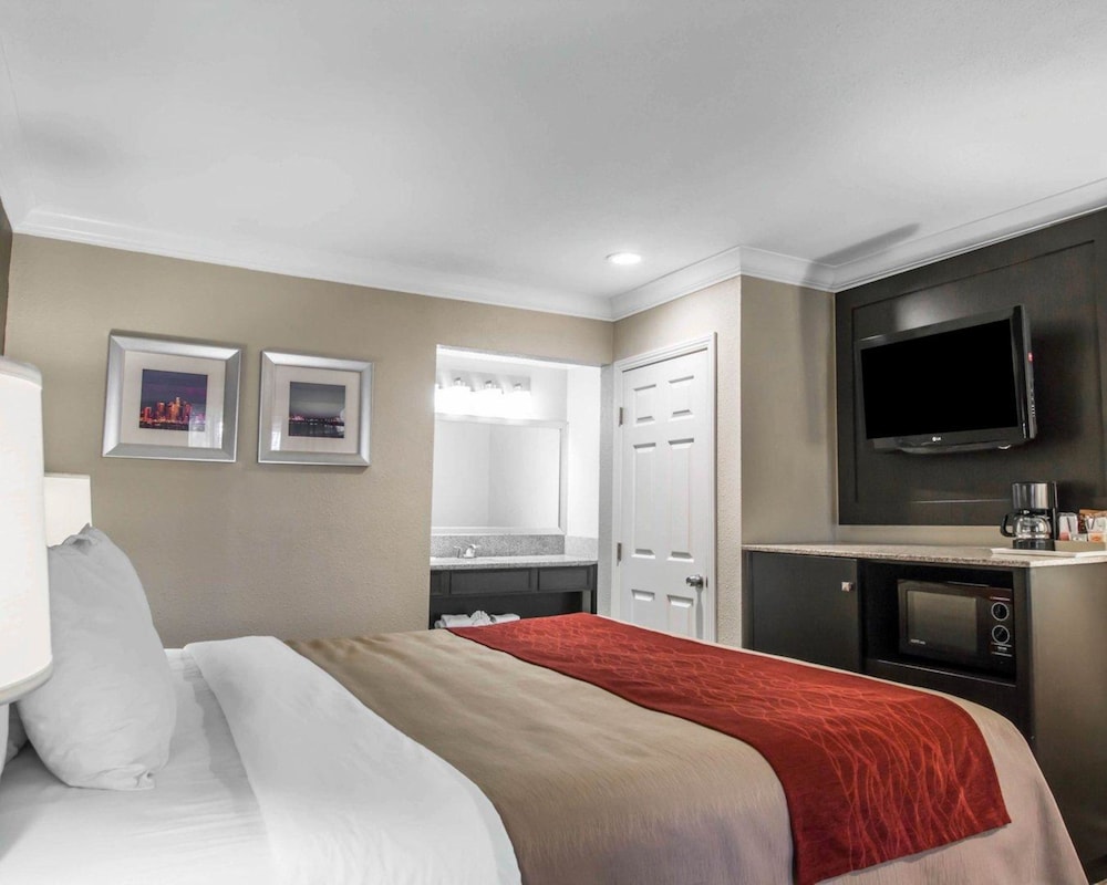 quality inn downey