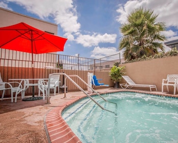 quality inn downey