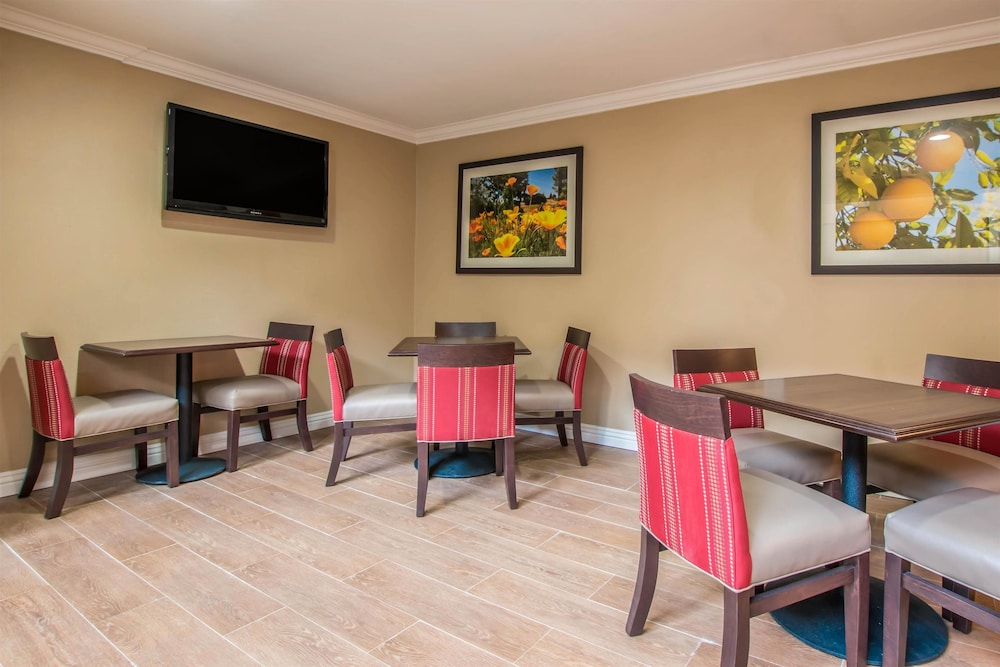 quality inn downey