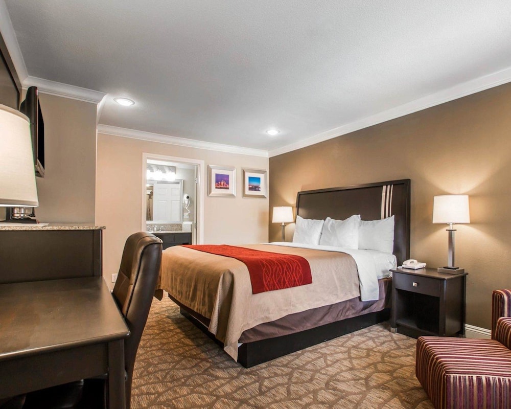quality inn downey