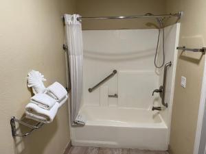 quality inn downey