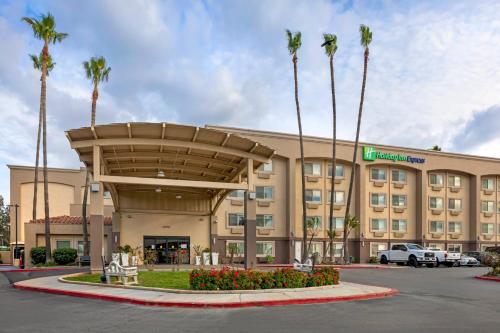holiday inn express san bernardino colton