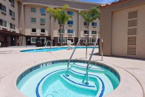 holiday inn express san bernardino colton