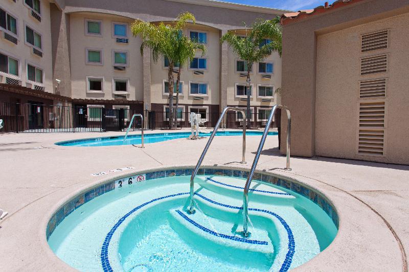 Holiday Inn Express San Bernardino - Colton,Riverside>>Colton,3 star
