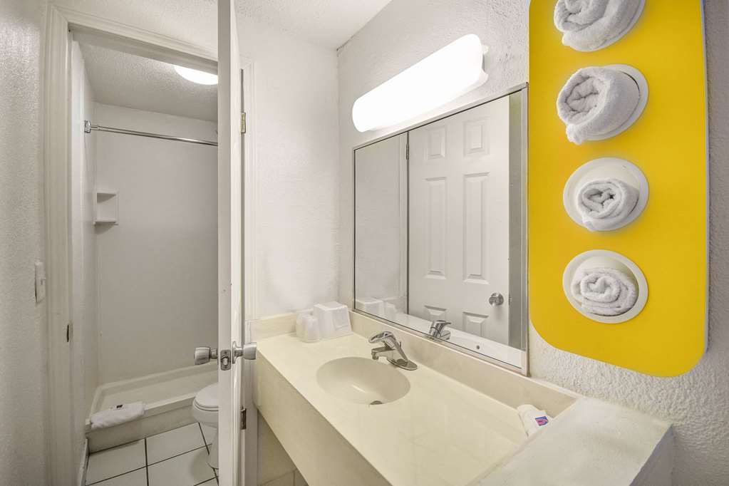 motel 6 cleveland intl airport n ridgeville
