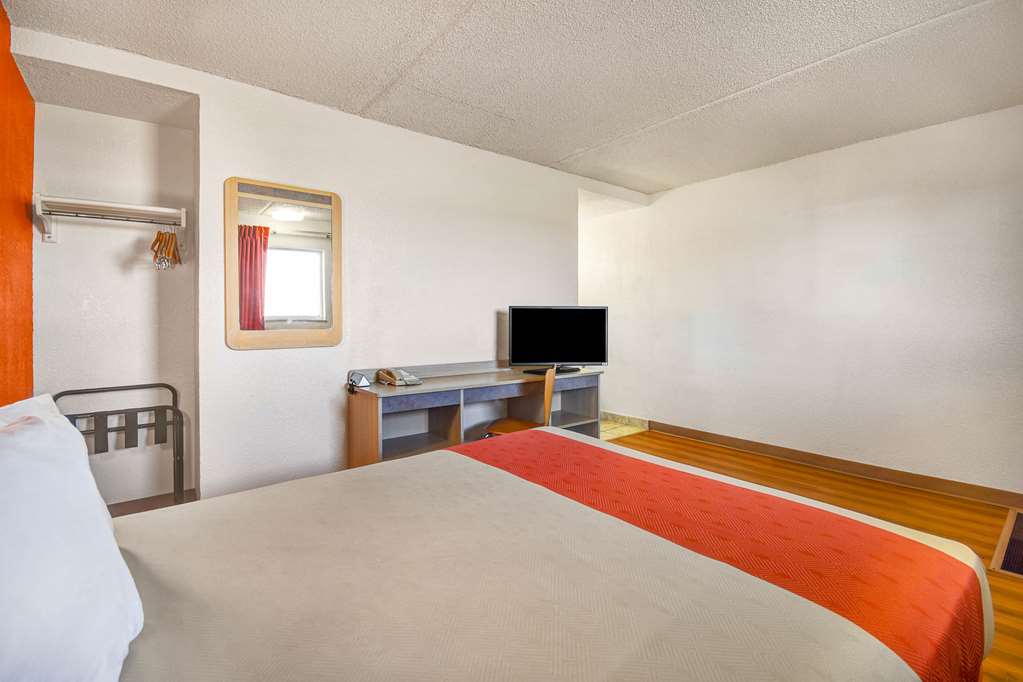 motel 6 cleveland intl airport n ridgeville