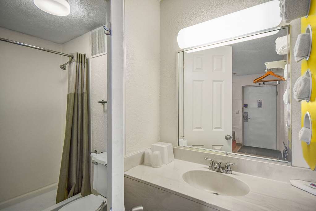 motel 6 cleveland intl airport n ridgeville