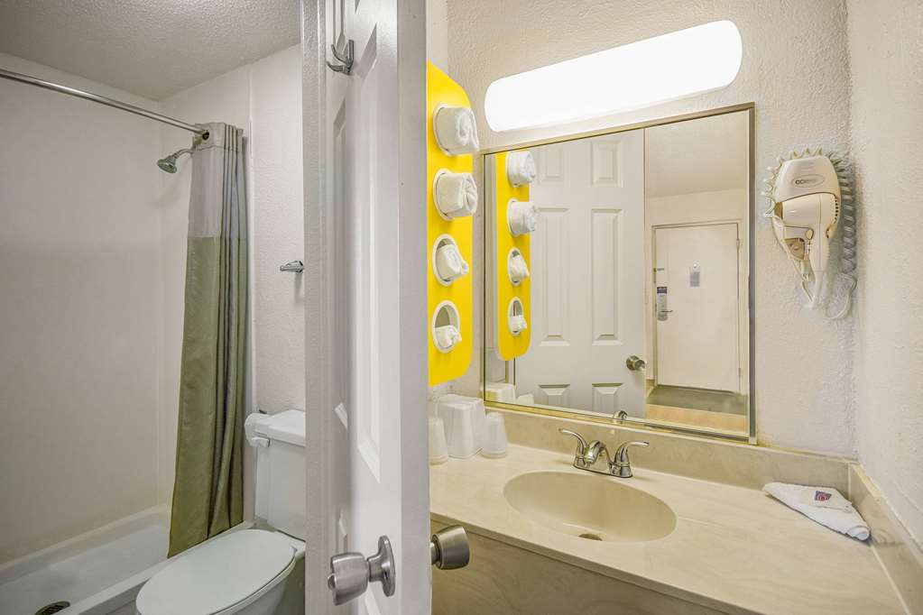 motel 6 cleveland intl airport n ridgeville