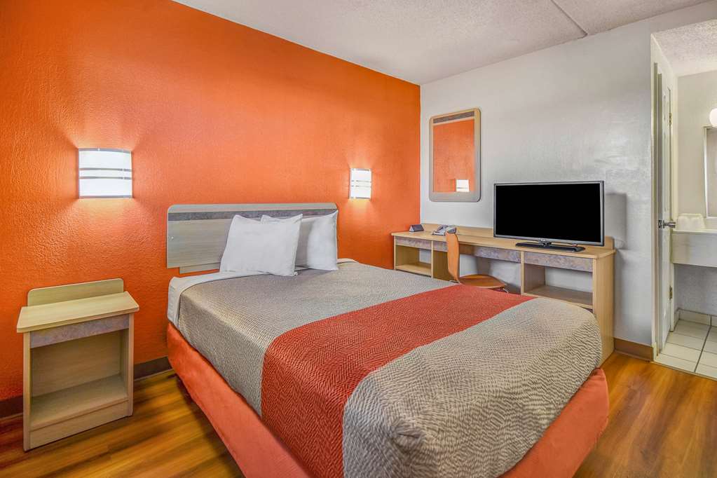 motel 6 cleveland intl airport n ridgeville