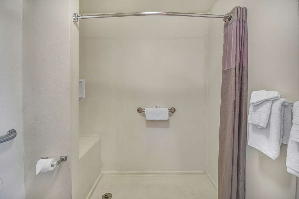 motel 6 cleveland intl airport n ridgeville