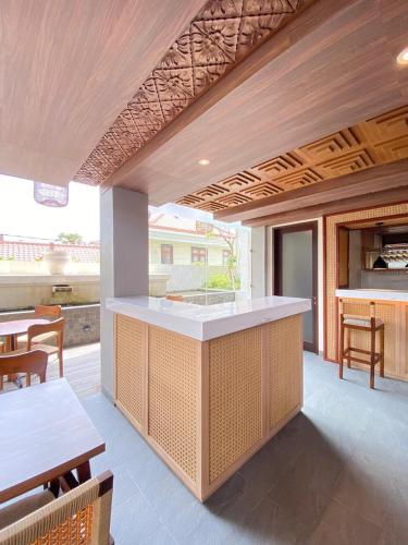 kayangan cafe and residence