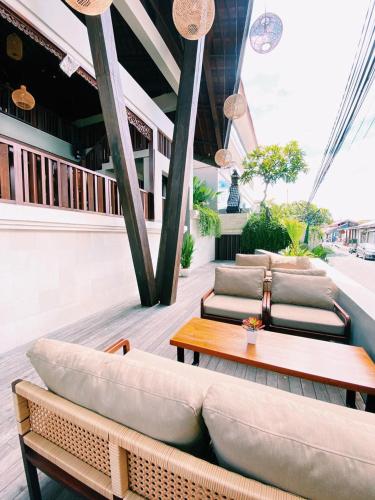 kayangan cafe and residence