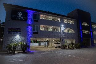 pico rivera inn and suites