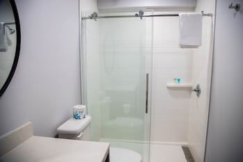 pico rivera inn and suites