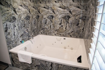 pico rivera inn and suites