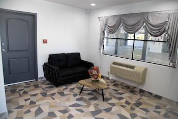 pico rivera inn and suites