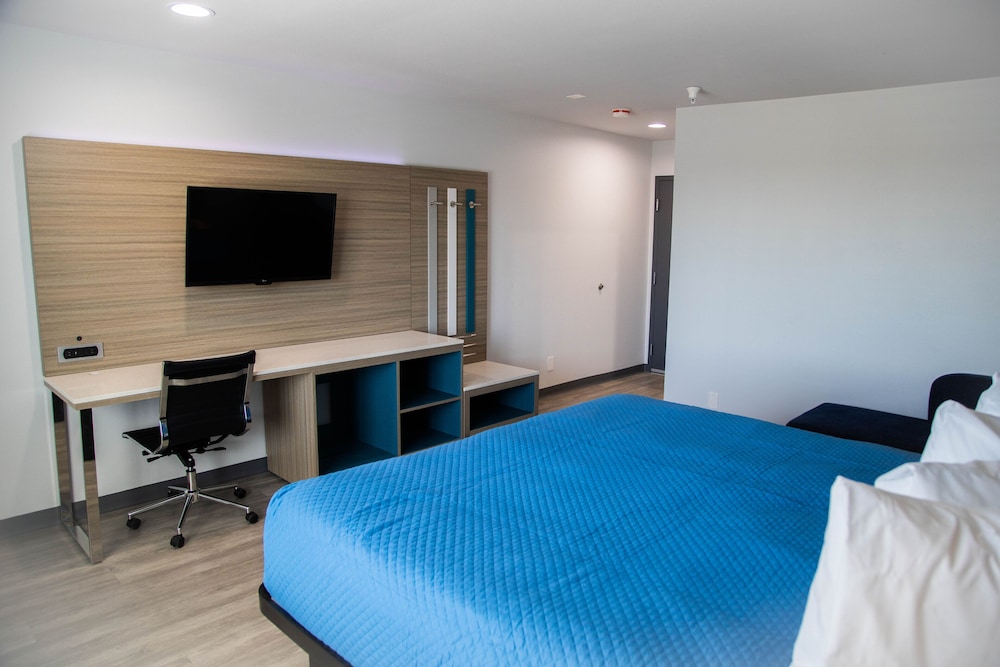 pico rivera inn and suites