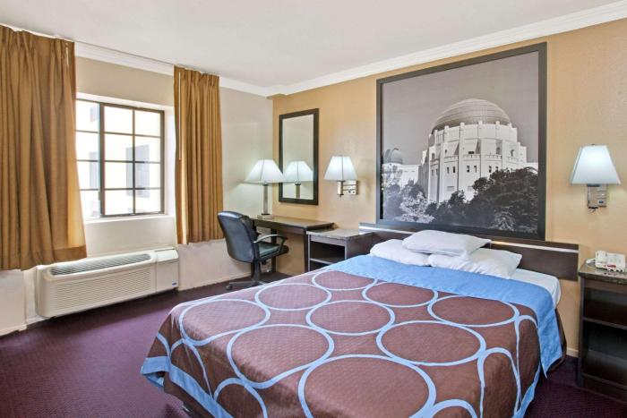 super 8 by wyndham hollywood la area