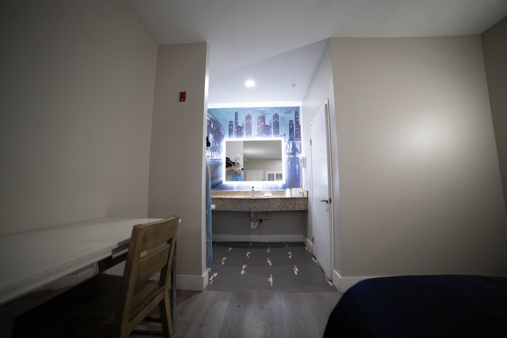 mid city inn and suites