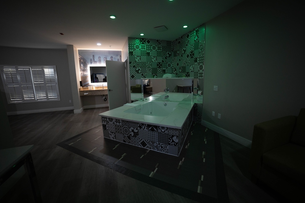 mid city inn and suites