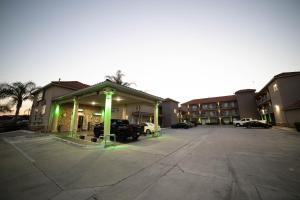 mid city inn and suites