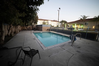 mid city inn and suites