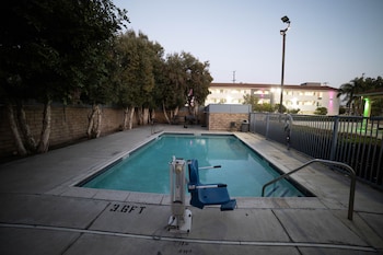 mid city inn and suites