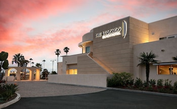 redondo beach hotel tapestry collection by hilton