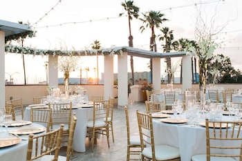 redondo beach hotel tapestry collection by hilton