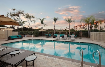 redondo beach hotel tapestry collection by hilton