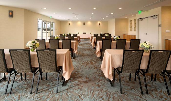 redondo beach hotel tapestry collection by hilton
